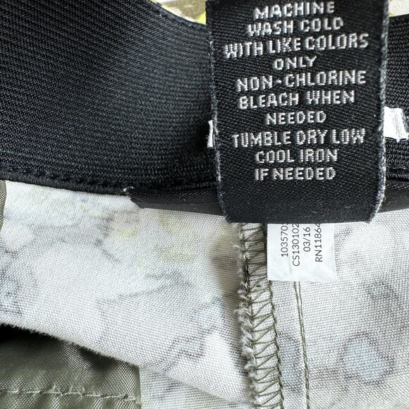 Lane Bryant Women Modernist Collection Stretch Floral Crop Pants Gray Size 26 - Picture 7 of 8